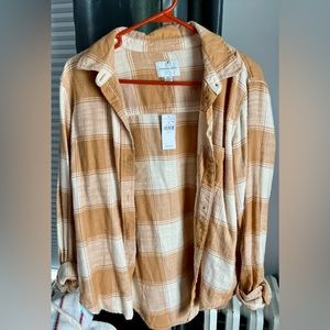 American Eagle Flannel. NWT! Pet free smoke free home.